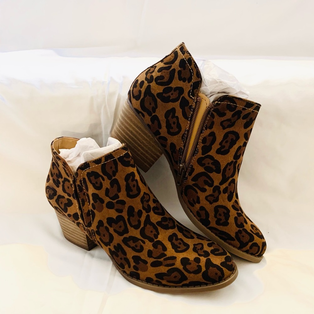 Fergie Bianca Leopard Booties New Size 8 1/2
